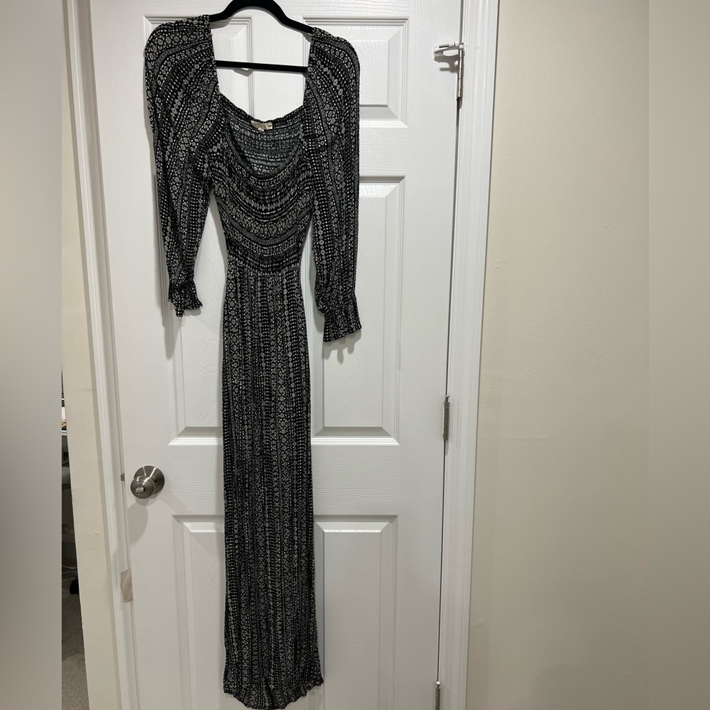 LONG SLEEVE OPEN BACK MAXI DRESS